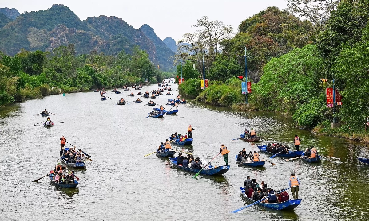 Lễ hội đầu năm nào dài nhất Việt Nam?